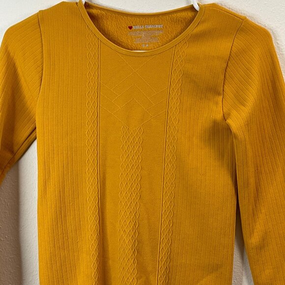 Bella Seamless Mustard Yellow Long Sleeve Textured Knit Womens Sweater - Picture 3 of 8
